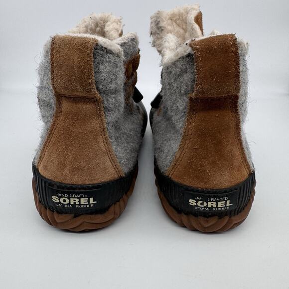 Sorel Youth Out N About Plus Waterproof Boot Size US 4 EU 35 Gray Outdoor Cozy - Picture 4 of 9